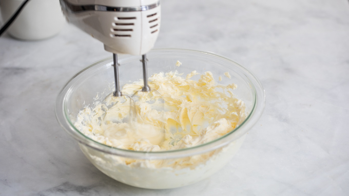 Picture of cream cheese frosting