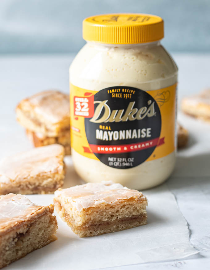 A photo of a honey bun cake made with Duke's Mayonnaise